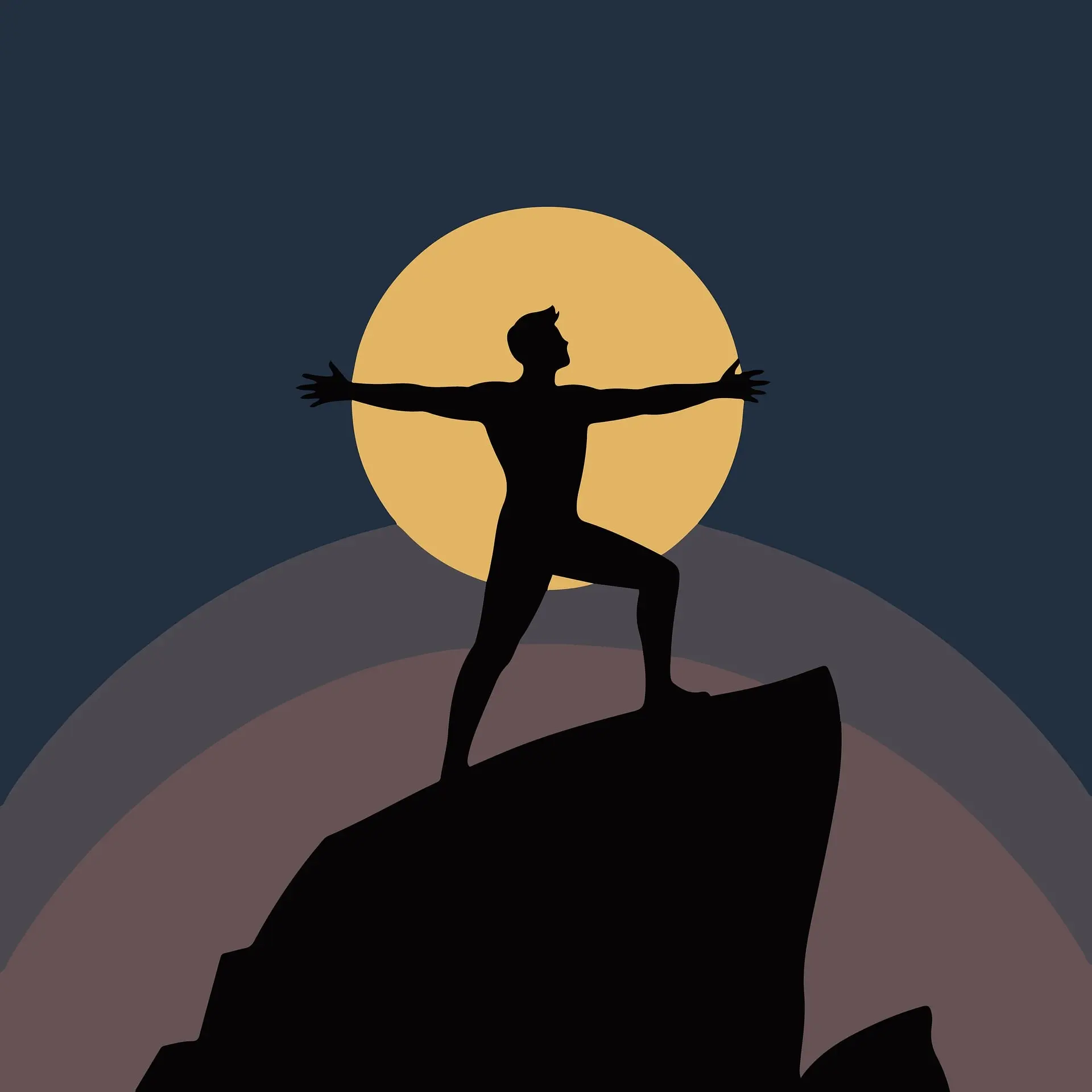 Silhouette d’un homme debout sur une falaise, bras écartés, face à un grand soleil jaune derrière lui, créant un contraste sur fond nocturne.